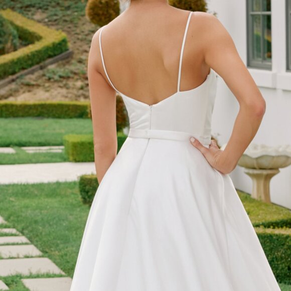 New Off White Wedding Satin Ball Dress w/ V-Neckline & Flowing Train NX JE1015 - Picture 11 of 12